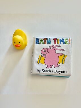 Bath time munchkin white hot safety duck & sandra boytnon book